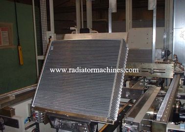Servo tipo macchina del costruttore del centro del radiatore di Multirow per i radiatori del camion pesante
